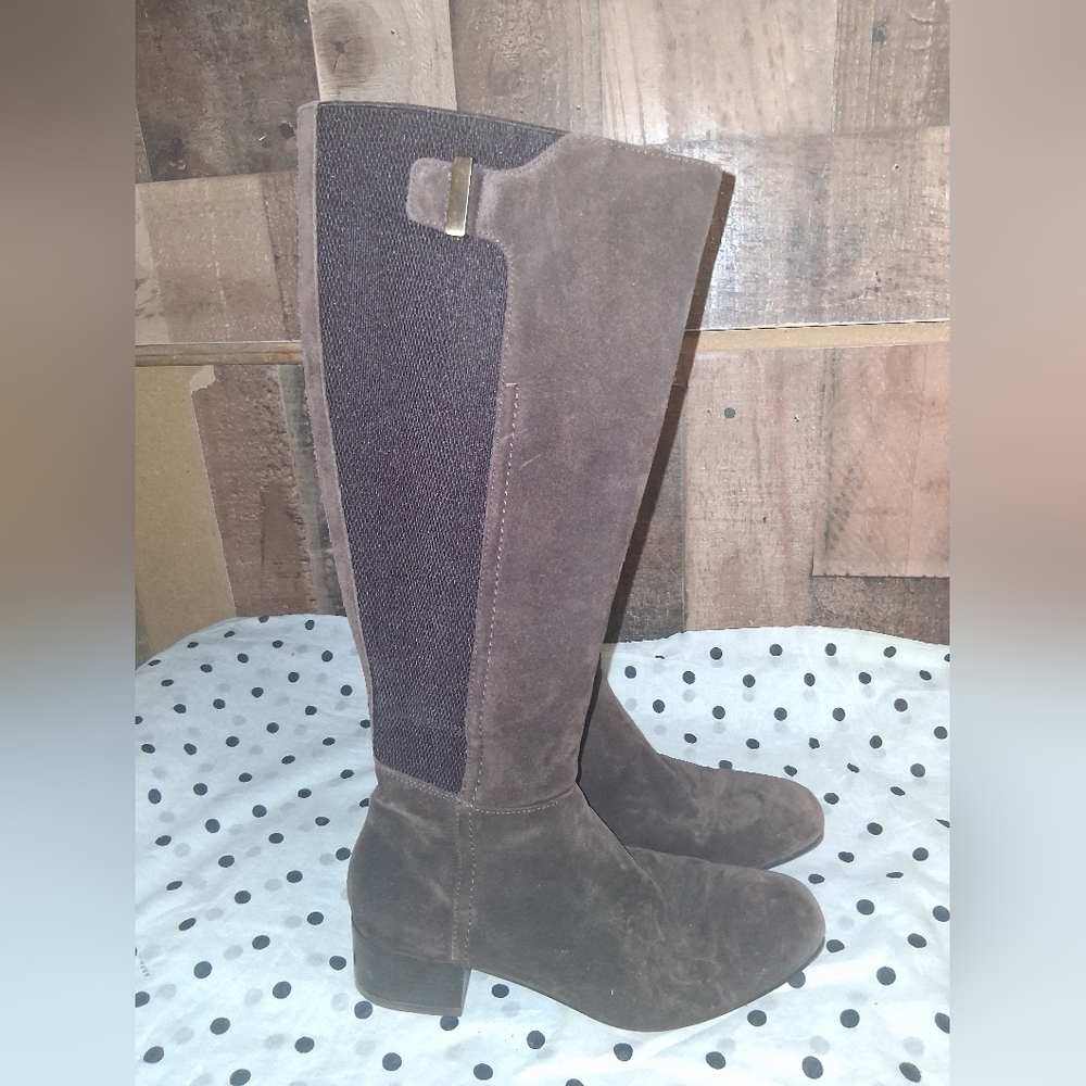AQUATALIA Italy Letizia Riding Boots in Brown Suede w/ Stretch Panel & zipper - Picture 2 of 8